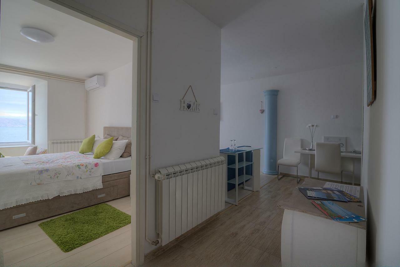 Apartments&Rooms Josephine Senj  Buitenkant foto