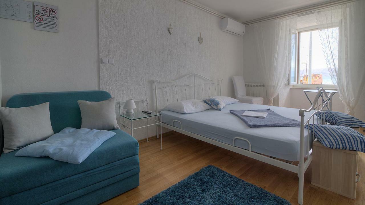 Apartments&Rooms Josephine Senj  Buitenkant foto