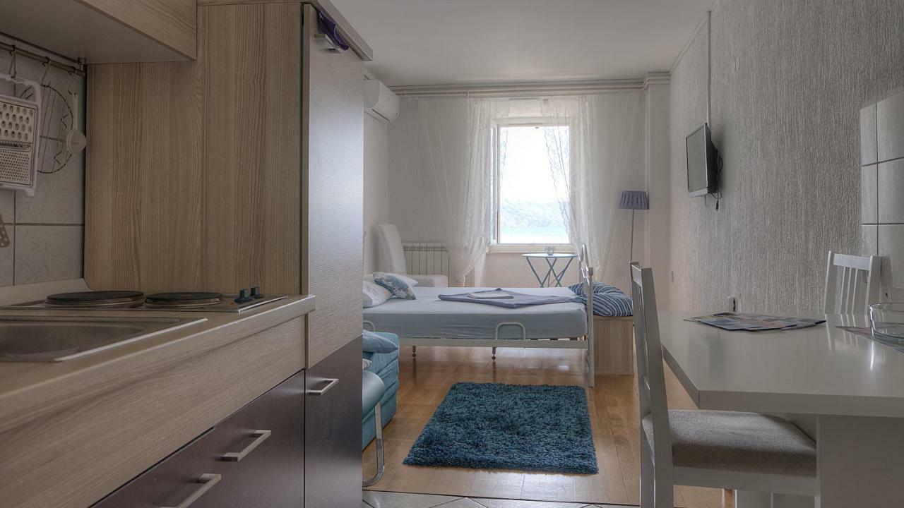 Apartments&Rooms Josephine Senj  Buitenkant foto