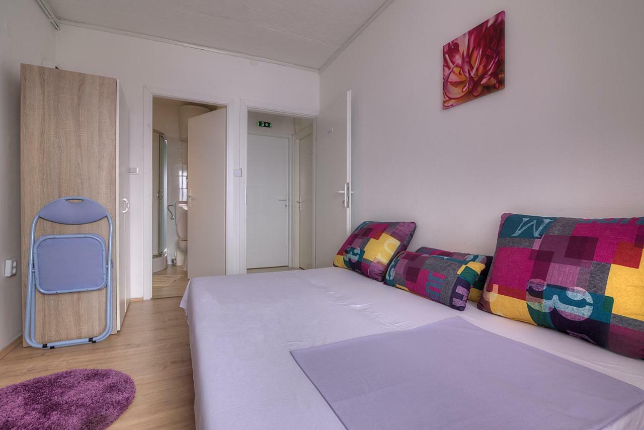 Apartments&Rooms Josephine Senj  Buitenkant foto